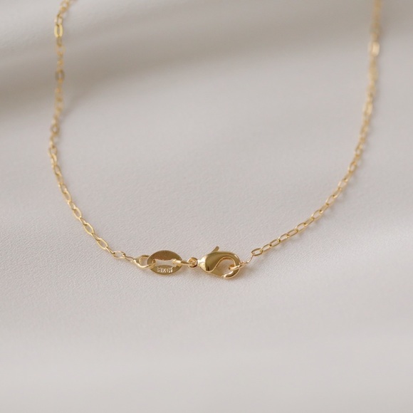 Virgin Mary Crown Necklace | 18k Gold Filled - Picture 6 of 7